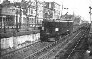 5. MU Wooden Baggage-Running Xtra-Atlantic-Nostrand Aves., Bklyn-c. 1915.jpg (166746 bytes)